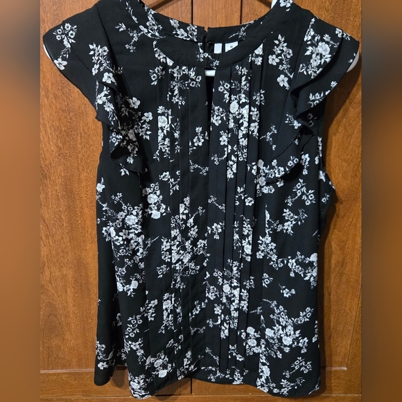 Elle Black and White Ruffled Cap Sleeve Blouse - Picture 1 of 4